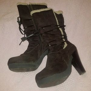 Faux sheepskin lined boots